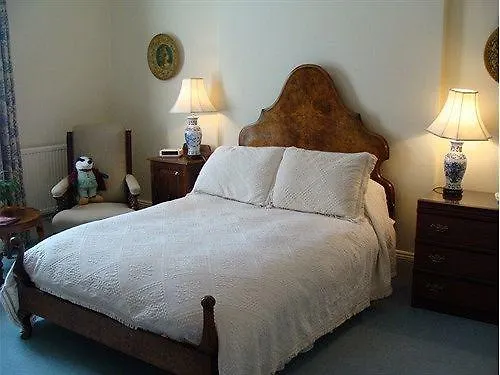 Badger Towers Bed & Breakfast Cheltenham 4*,  United Kingdom