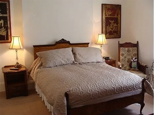 Badger Towers Bed & Breakfast Cheltenham